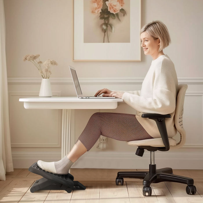 Ergonomic Height-Adjustable Footrest - Tiltable Desk Foot Support with Comfortable Platform - Enhances Posture and Relieves Stress for Home Office Workers